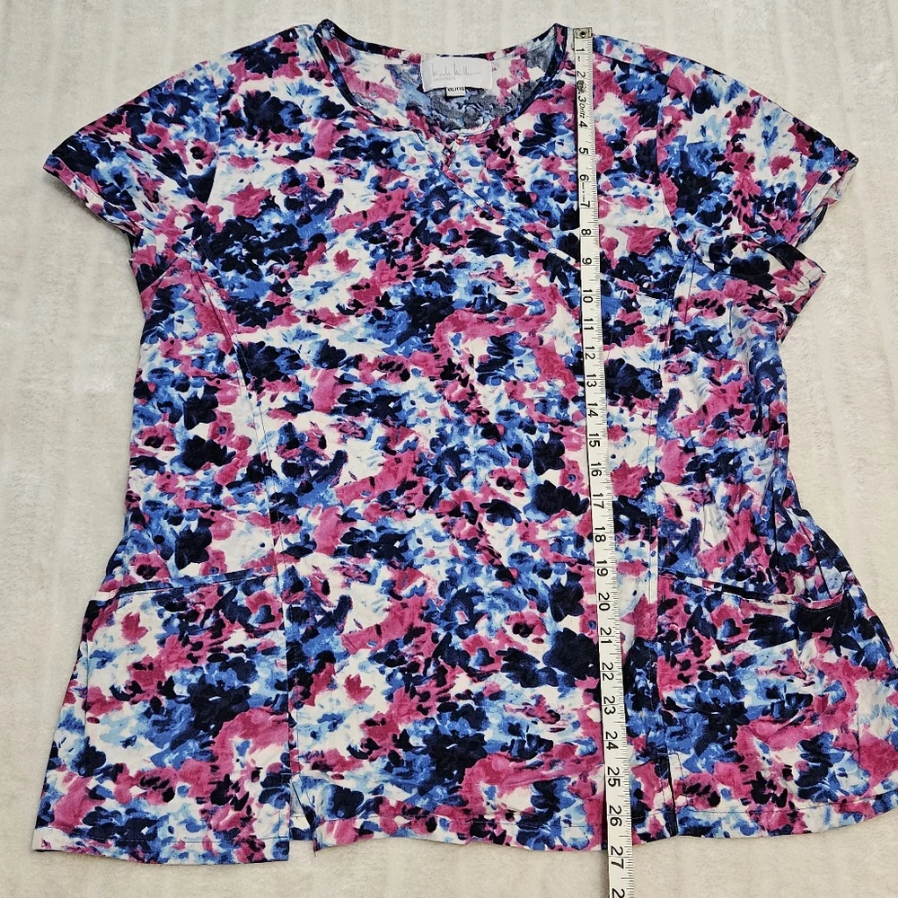 Nicole Miller Scrub Top - Picture 14 of 16